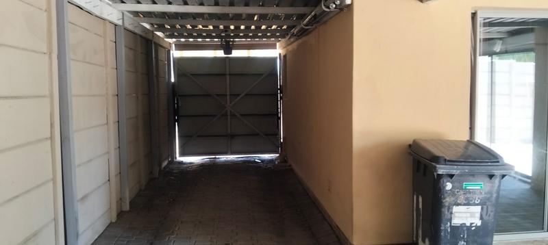 To Let 4 Bedroom Property for Rent in Silver Oaks Western Cape